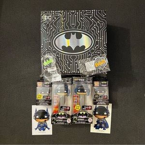 Funko POP! Batman GameStop EXL (Pez & Keychain)